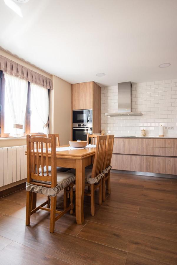 Apartamentos La Cortina Onís Buitenkant foto