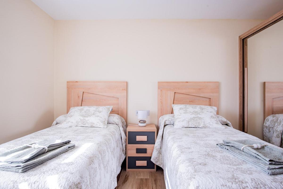 Apartamentos La Cortina Onís Buitenkant foto