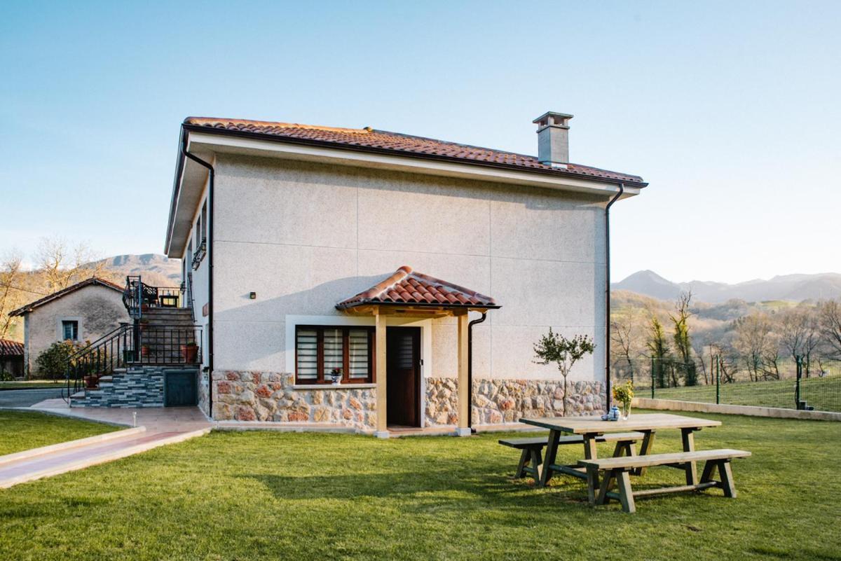 Apartamentos La Cortina Onís Buitenkant foto